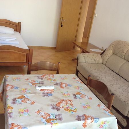 Apartments De Lara Утеха Екстериор снимка