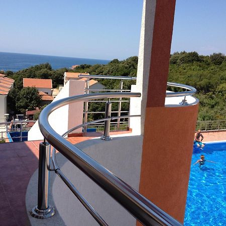 Apartments De Lara Утеха Екстериор снимка