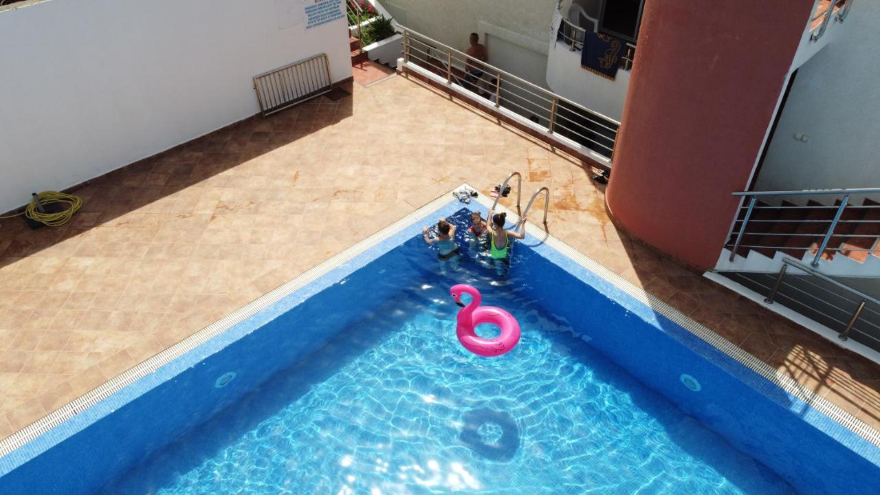 Apartments De Lara Утеха Екстериор снимка