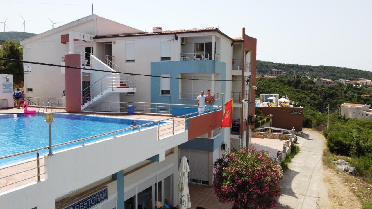 Apartments De Lara Утеха Екстериор снимка