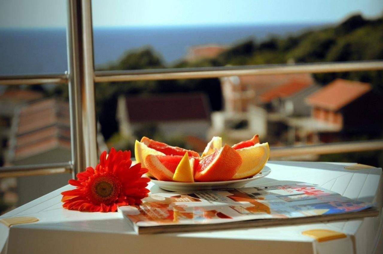 Apartments De Lara Утеха Екстериор снимка