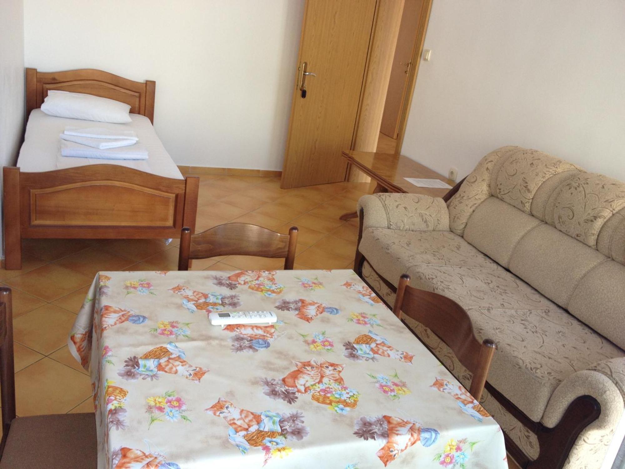 Apartments De Lara Утеха Екстериор снимка