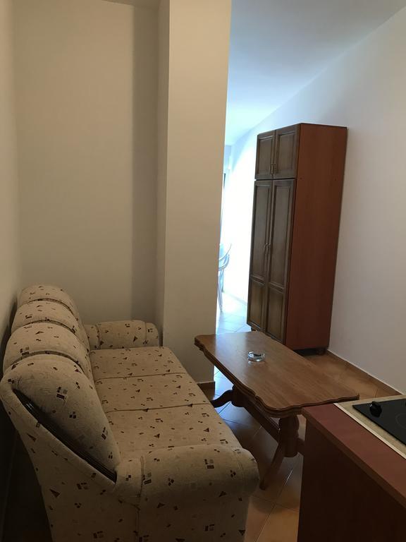 Apartments De Lara Утеха Екстериор снимка