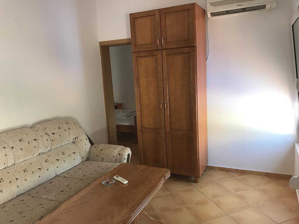 Apartments De Lara Утеха Екстериор снимка