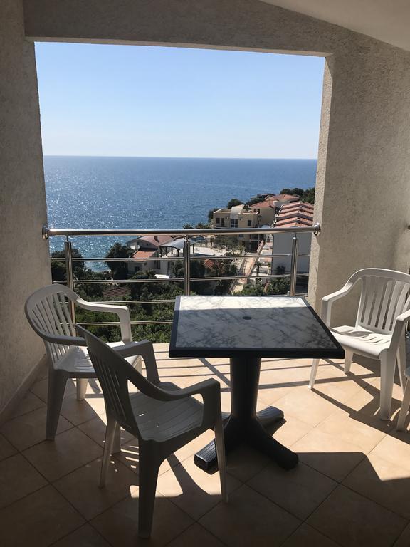 Apartments De Lara Утеха Екстериор снимка