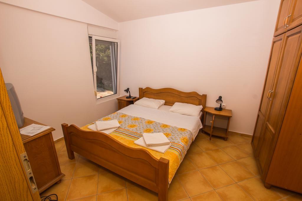 Apartments De Lara Утеха Екстериор снимка