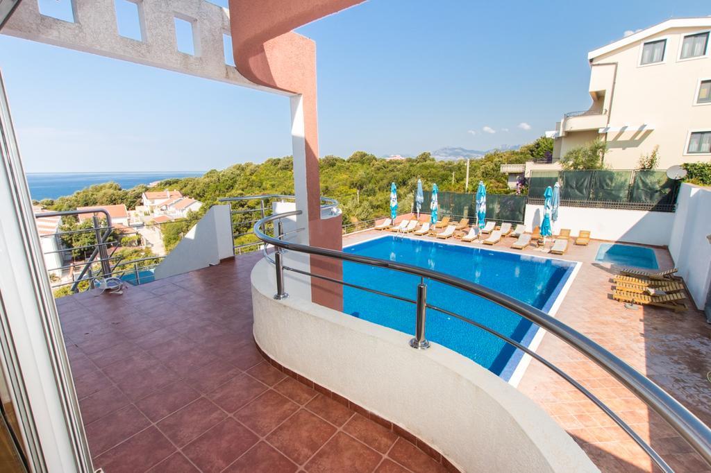 Apartments De Lara Утеха Екстериор снимка