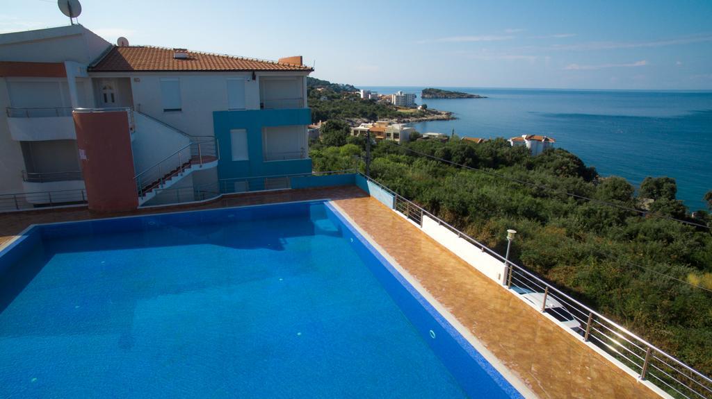 Apartments De Lara Утеха Екстериор снимка