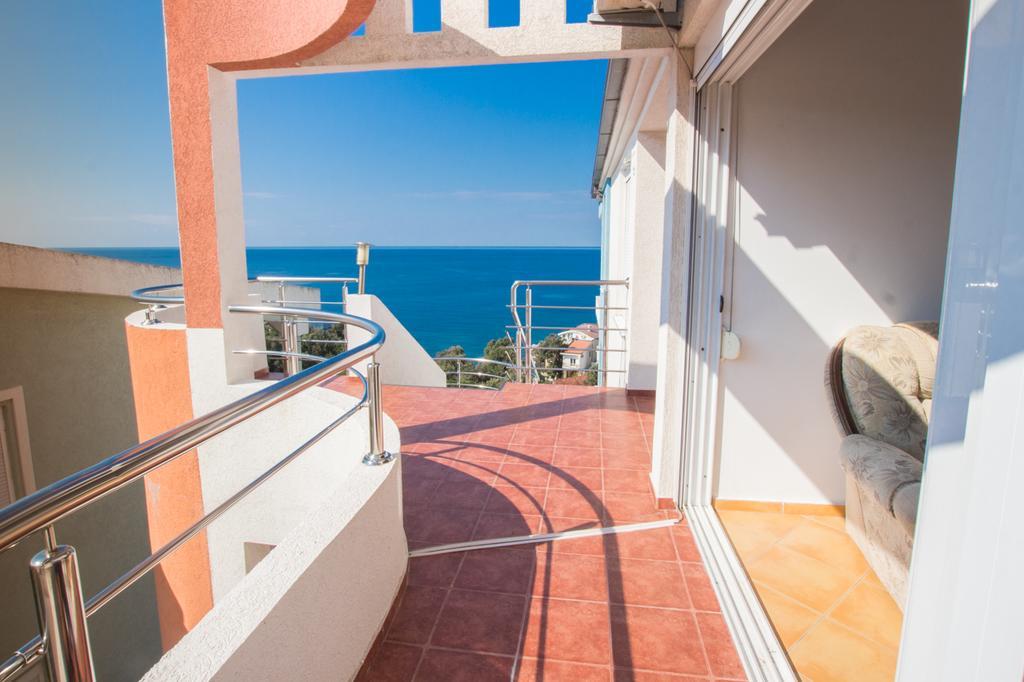 Apartments De Lara Утеха Екстериор снимка