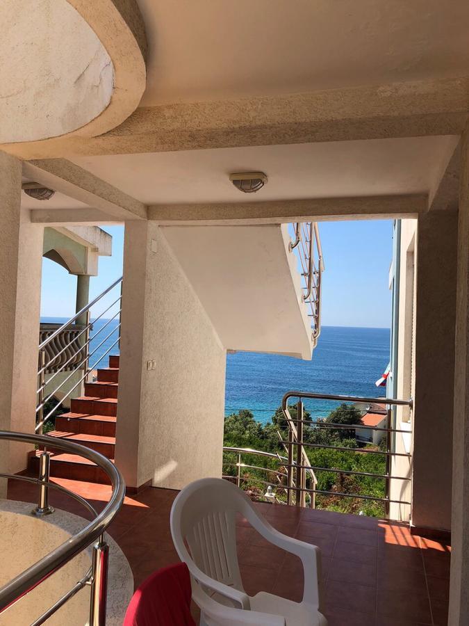 Apartments De Lara Утеха Екстериор снимка