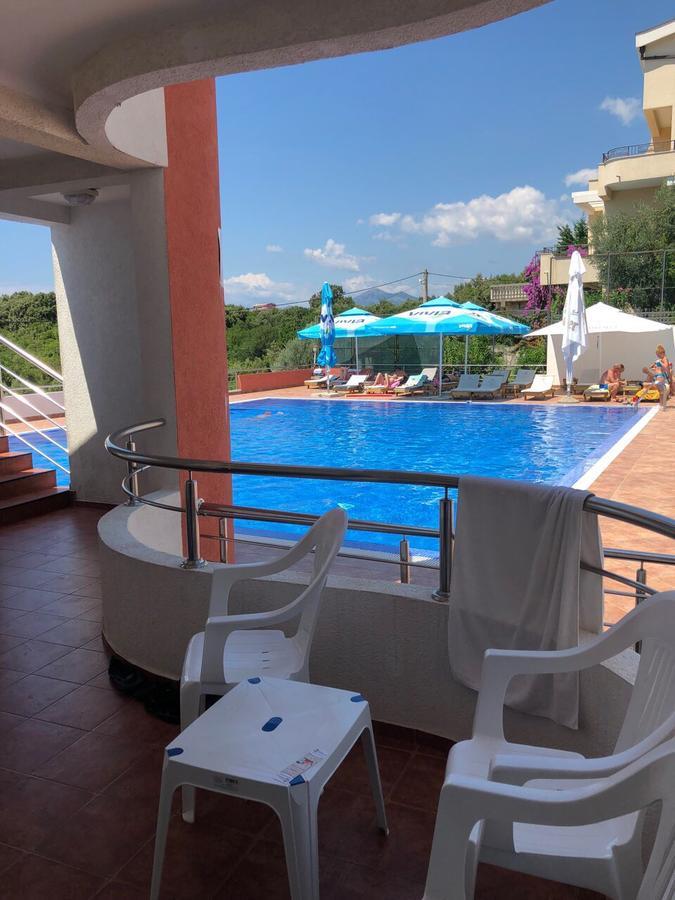 Apartments De Lara Утеха Екстериор снимка