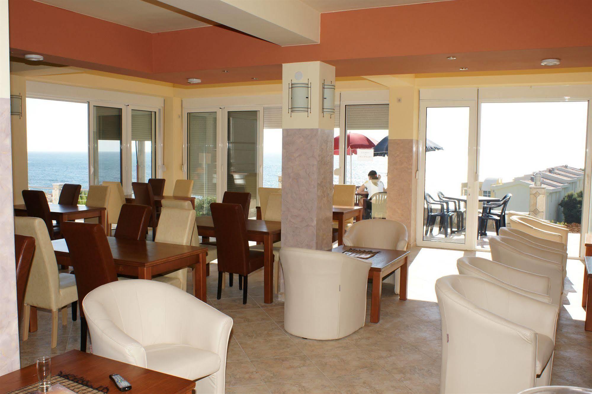 Apartments De Lara Утеха Екстериор снимка