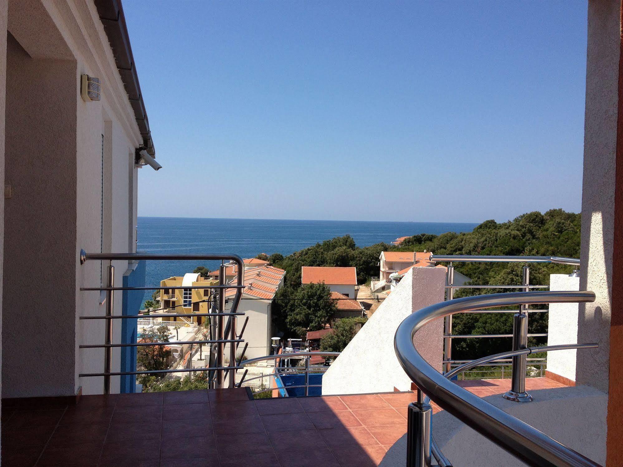 Apartments De Lara Утеха Екстериор снимка