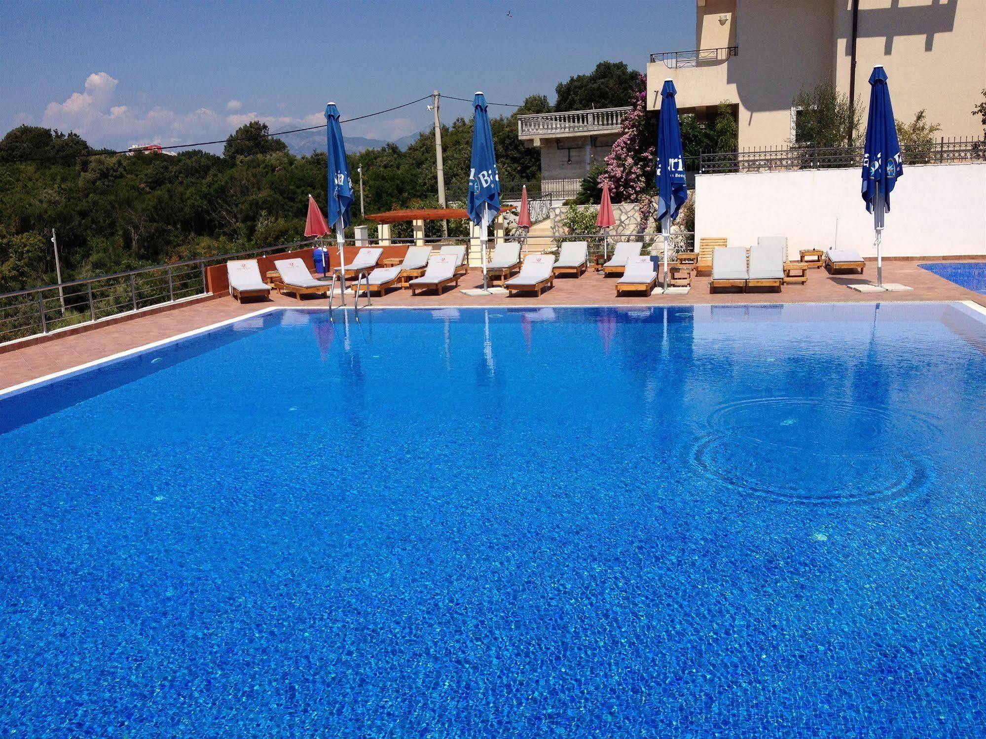 Apartments De Lara Утеха Екстериор снимка