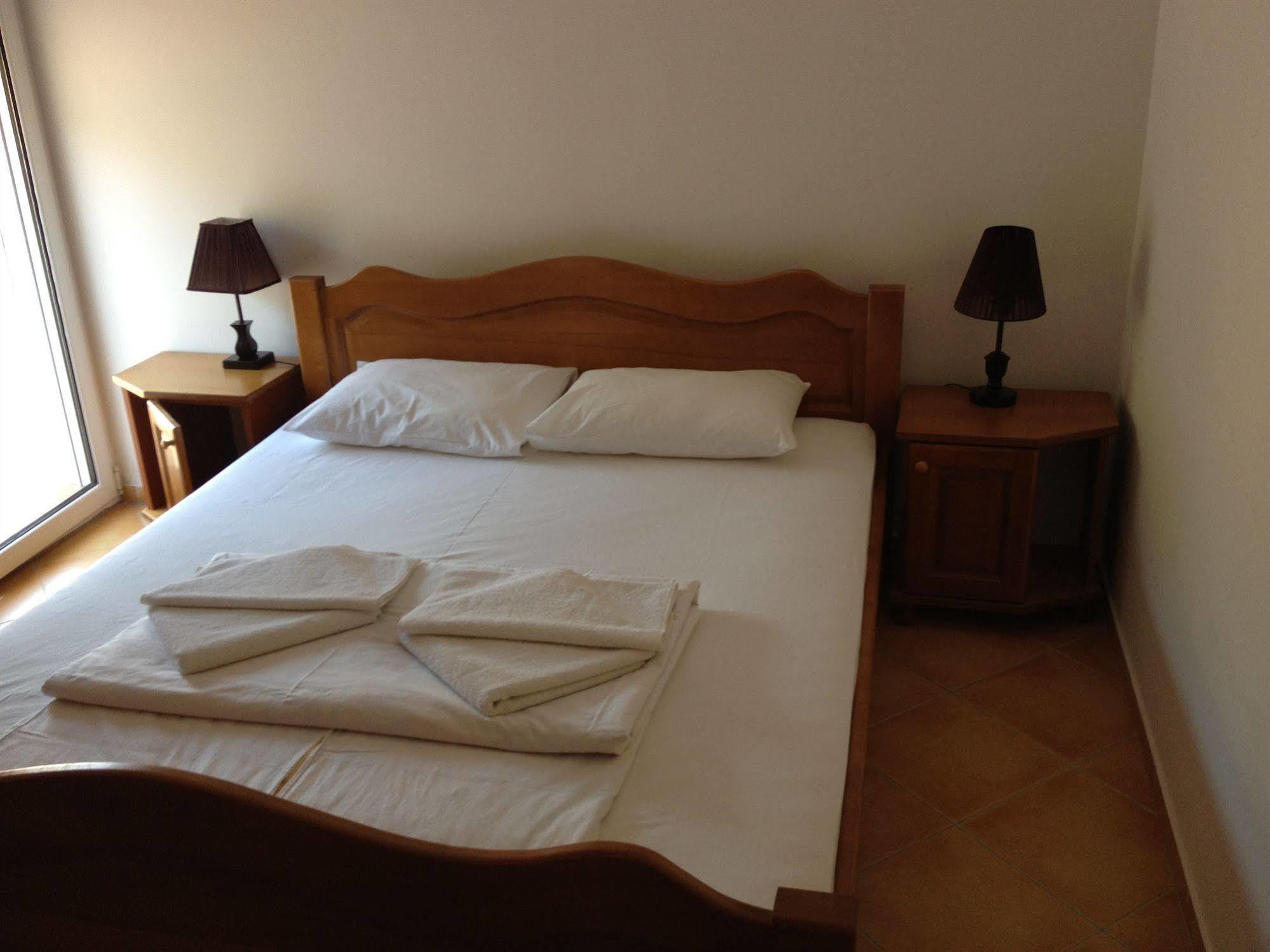 Apartments De Lara Утеха Екстериор снимка